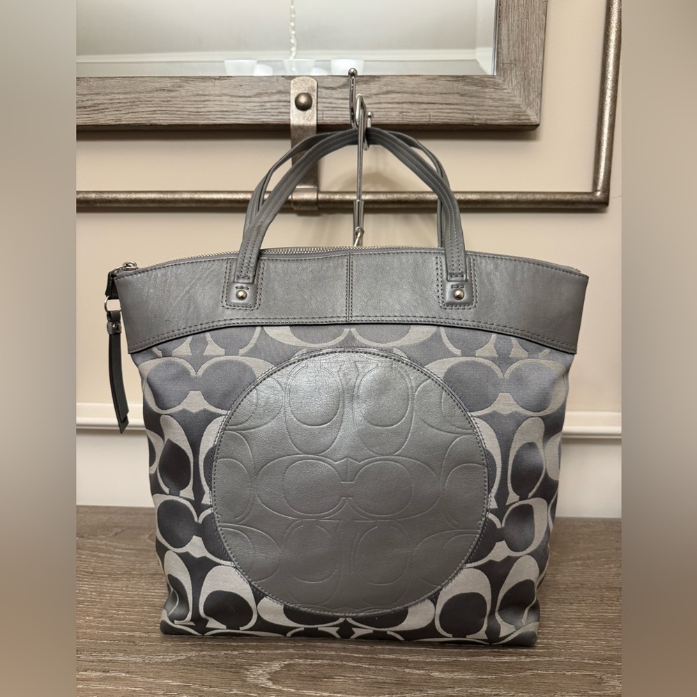 Coach shoulder bag. Used condition